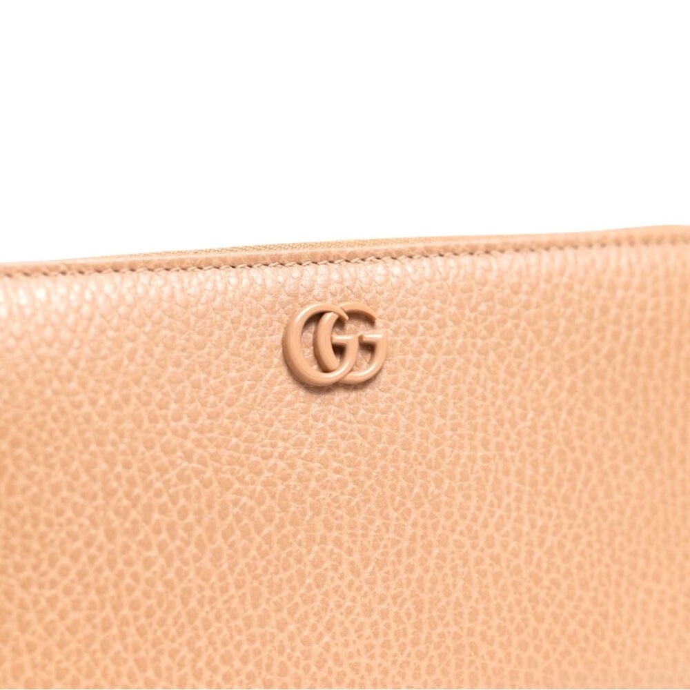 Like New Authentic Gucci GG Marmont Tan Pebbled Leather Zip-Around Wallet - Picture 11 of 12